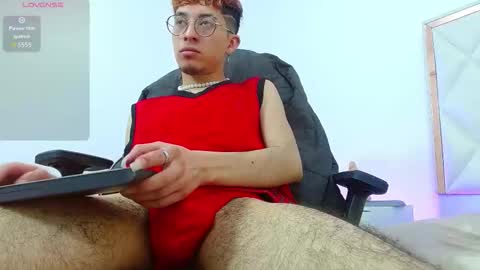 AXEL  online show from 10-15-25, 04:12