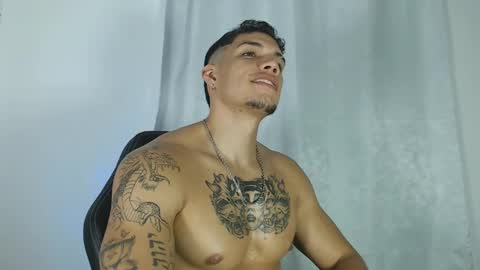 Snapshot of axel_taylor21 chatting on 01-31-25, 03:30 INDEPENDENT MODEL online show from 01-31-25, 03:30