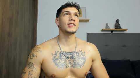 Snapshot of axel_taylor21 chatting on 09-18-25, 02:35 INDEPENDENT MODEL online show from 09-18-25, 02:35