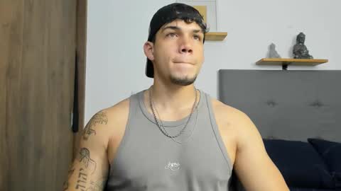 Snapshot of axel_taylor21 chatting on 10-19-25, 06:14 INDEPENDENT MODEL online show from 10-19-25, 06:14