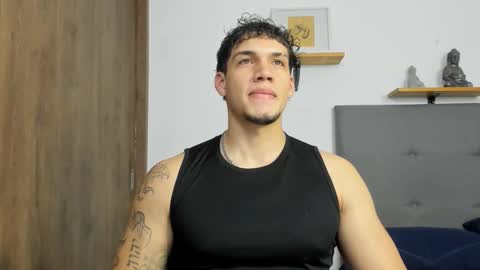 Snapshot of axel_taylor21 chatting on 10-23-25, 06:23 INDEPENDENT MODEL online show from 10-23-25, 06:23