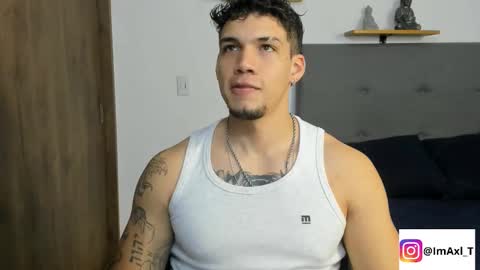 Snapshot of axel_taylor21 chatting on 11-17-25, 10:59 INDEPENDENT MODEL online show from 11-17-25, 10:59