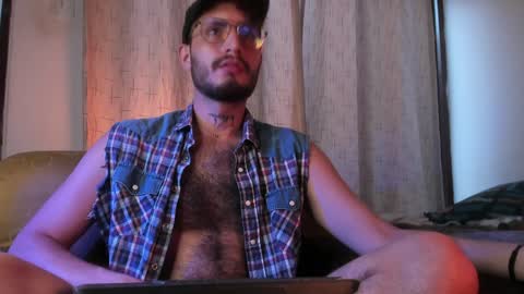 Snapshot of axelg_rose chatting on 02-05-25, 10:12 online show from 02-05-25, 10:12