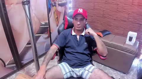 Snapshot of axell_cross2 chatting on 01-27-25, 07:35 Axell Cross2 online show from 01-27-25, 07:35