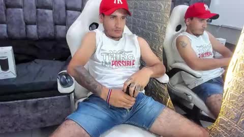 Snapshot of axell_cross2 chatting on 02-04-25, 11:49 Axell Cross2 online show from 02-04-25, 11:49