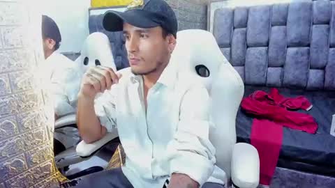 Snapshot of axell_cross2 chatting on 02-08-25, 07:16 Axell Cross2 online show from 02-08-25, 07:16