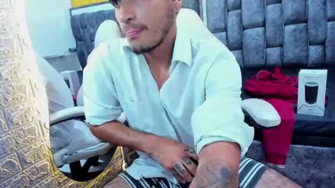 Snapshot of axell_cross2 chatting on 02-08-25, 11:02 Axell Cross2 online show from 02-08-25, 11:02