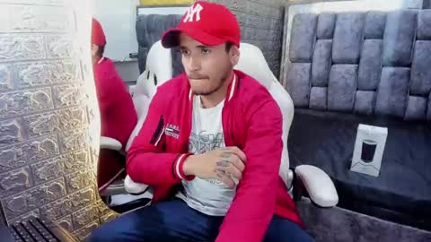 Snapshot of axell_cross2 chatting on 02-09-25, 07:19 Axell Cross2 online show from 02-09-25, 07:19