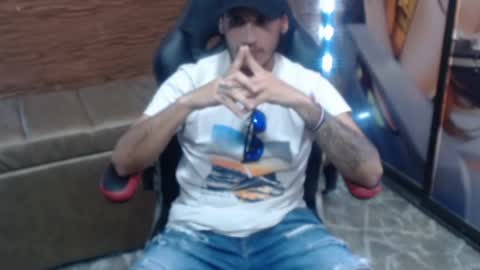 Snapshot of axell_cross2 chatting on 02-12-25, 07:02 Axell Cross2 online show from 02-12-25, 07:02