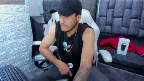 Snapshot of axell_cross2 chatting on 02-15-25, 10:52 Axell Cross2 online show from 02-15-25, 10:52