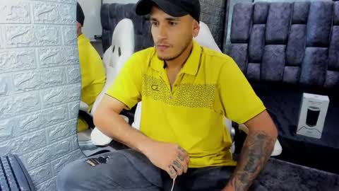 Snapshot of axell_cross2 chatting on 02-24-25, 08:36 Axell Cross2 online show from 02-24-25, 08:36