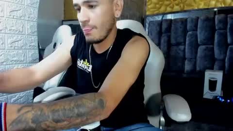 Snapshot of axell_cross2 chatting on 03-02-25, 06:16 Axell Cross2 online show from 03-02-25, 06:16