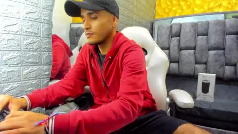 Snapshot of axell_cross2 chatting on 03-06-25, 01:05 Axell Cross2 online show from 03-06-25, 01:05