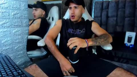 Snapshot of axell_cross2 chatting on 03-06-25, 05:46 Axell Cross2 online show from 03-06-25, 05:46