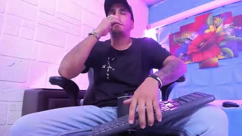 Snapshot of axell_cross2 chatting on 10-02-25, 12:39 Axell Cross2 online show from 10-02-25, 12:39