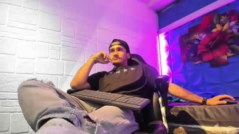 Snapshot of axell_cross2 chatting on 10-06-25, 03:26 Axell Cross2 online show from 10-06-25, 03:26