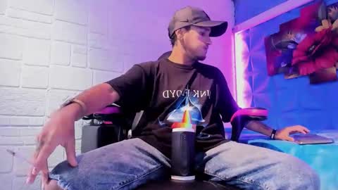 Snapshot of axell_cross2 chatting on 10-08-25, 02:25 Axell Cross2 online show from 10-08-25, 02:25