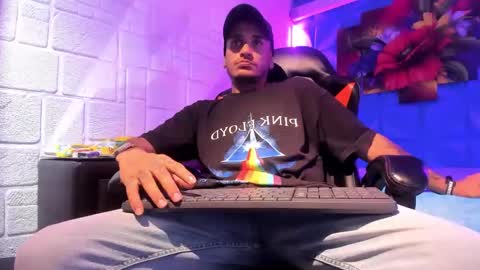 Snapshot of axell_cross2 chatting on 10-23-25, 02:00 Axell Cross2 online show from 10-23-25, 02:00