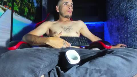 Axell Cross2 online show from 04-12-26, 01:54