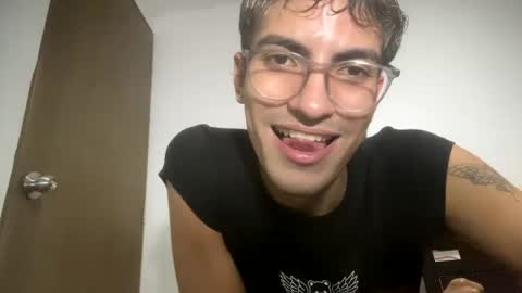 Axel  online show from 01-23-25, 12:35