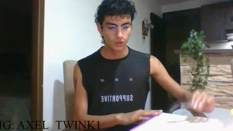 Axel  online show from 10-19-25, 01:06