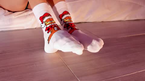 Snapshot of axellcollins chatting on 12-24-24, 12:00 im your little femboy  ALEX   online show from 12-24-24, 12:00