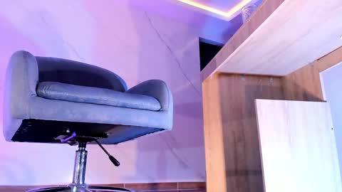 Snapshot of axellcollins chatting on 02-19-25, 05:49 im your little femboy  ALEX   online show from 02-19-25, 05:49