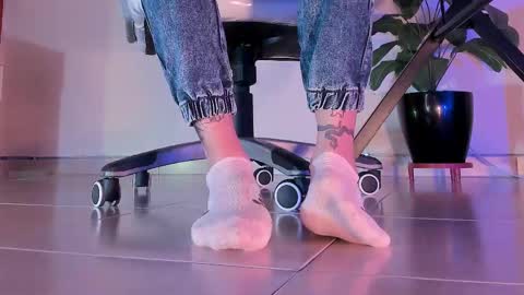 Snapshot of axellcollins chatting on 09-19-25, 04:36 im your little femboy  ALEX   online show from 09-19-25, 04:36