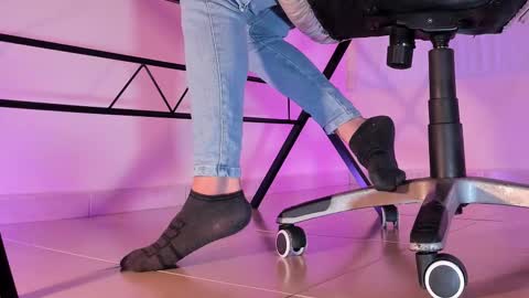 Snapshot of axellcollins chatting on 09-24-25, 04:27 im your little femboy  ALEX   online show from 09-24-25, 04:27