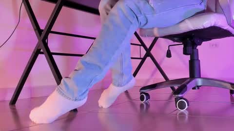 Snapshot of axellcollins chatting on 09-30-25, 05:12 im your little femboy  ALEX   online show from 09-30-25, 05:12