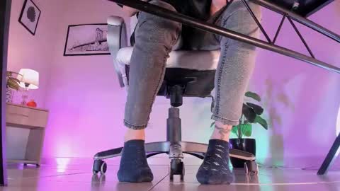 Snapshot of axellcollins chatting on 10-18-25, 09:15 im your little femboy  ALEX   online show from 10-18-25, 09:15