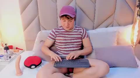 Snapshot of axellcullen chatting on 07-27-26, 04:19 Axell online show from 07-27-26, 04:19