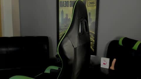 Axel Raven online show from 01-09-25, 04:17