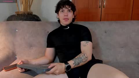 Axel Raven online show from 10-21-25, 07:58