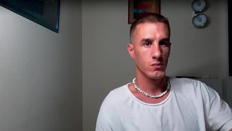 Axl online show from 10-08-25, 08:06