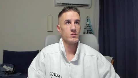 Axl online show from 01-09-26, 02:36