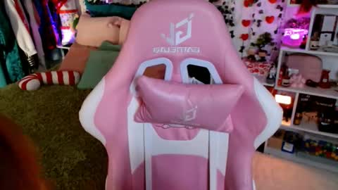 Ayla hill online show from 04-18-26, 03:10