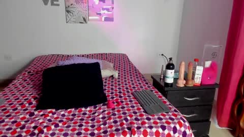 Snapshot of aylah_beckham chatting on 06-01-26, 11:23 aylah_beckham online show from 06-01-26, 11:23