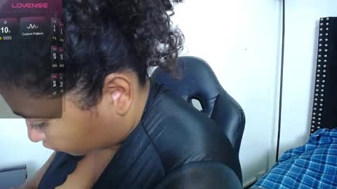 Snapshot of ayliinn_ chatting on 03-02-25, 03:24 Ayliinn online show from 03-02-25, 03:24