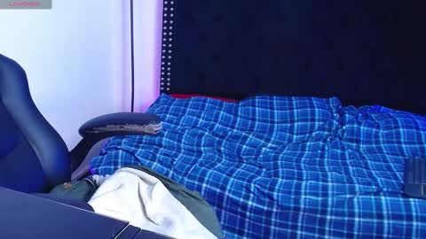 Snapshot of ayliinn_ chatting on 03-06-25, 09:03 Ayliinn online show from 03-06-25, 09:03