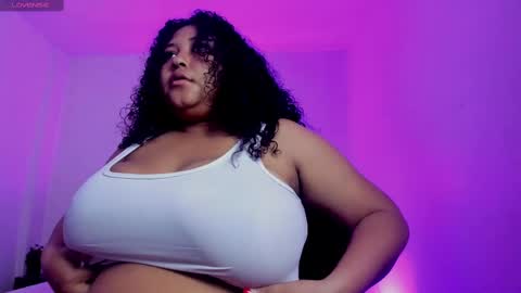 Snapshot of ayliinn_ chatting on 10-14-25, 04:02 Ayliinn online show from 10-14-25, 04:02