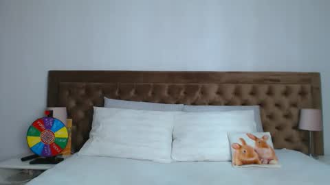 Snapshot of aylinhoney chatting on 10-21-25, 02:01 Aylin online show from 10-21-25, 02:01