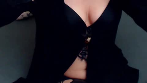 aylynrichard online show from 12-21-25, 12:18