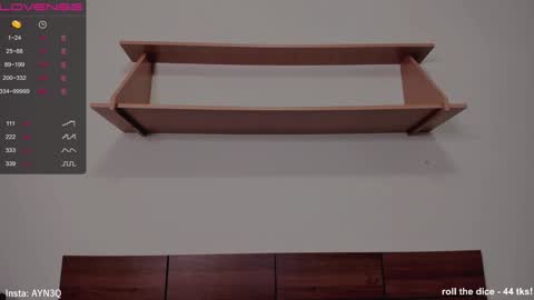 Snapshot of ayn3q chatting on 12-14-24, 08:18 AYNEK fansly online show from 12-14-24, 08:18