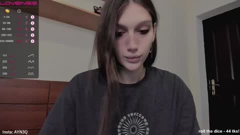 Snapshot of ayn3q chatting on 01-06-25, 08:35 AYNEK fansly online show from 01-06-25, 08:35