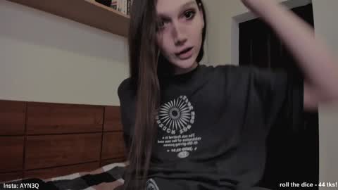 Snapshot of ayn3q chatting on 01-16-25, 05:23 AYNEK fansly online show from 01-16-25, 05:23