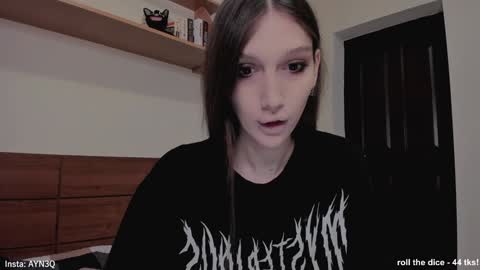 Snapshot of ayn3q chatting on 01-18-25, 04:31 AYNEK fansly online show from 01-18-25, 04:31