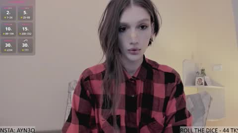 Snapshot of ayn3q chatting on 10-28-25, 07:56 AYNEK fansly online show from 10-28-25, 07:56