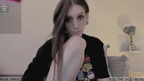 Snapshot of ayn3q chatting on 11-23-25, 05:46 AYNEK fansly online show from 11-23-25, 05:46