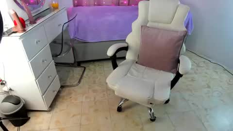 Snapshot of aynara_kiss chatting on 09-17-25, 04:47 aynara_kiss online show from 09-17-25, 04:47